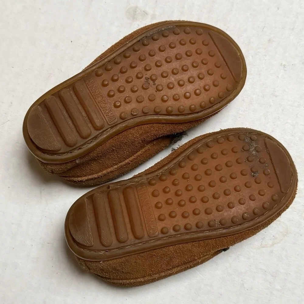 Minnetonka Shoes Moccasins Kids 7 Brown Suede Thunderbirds Rubber Sole‎ Boho
